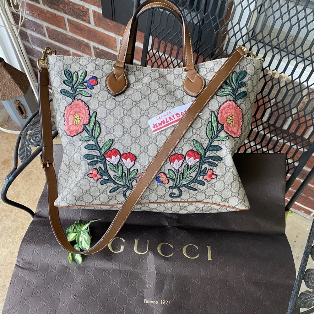 AUTHENTIC GUCCi Monogram GG X-LARGE Embroidered Floral Flowers Convertible Tote